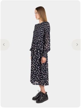 Ganni dress Rometty georgette sz 38 or US 6 medium navy with pink & white floral